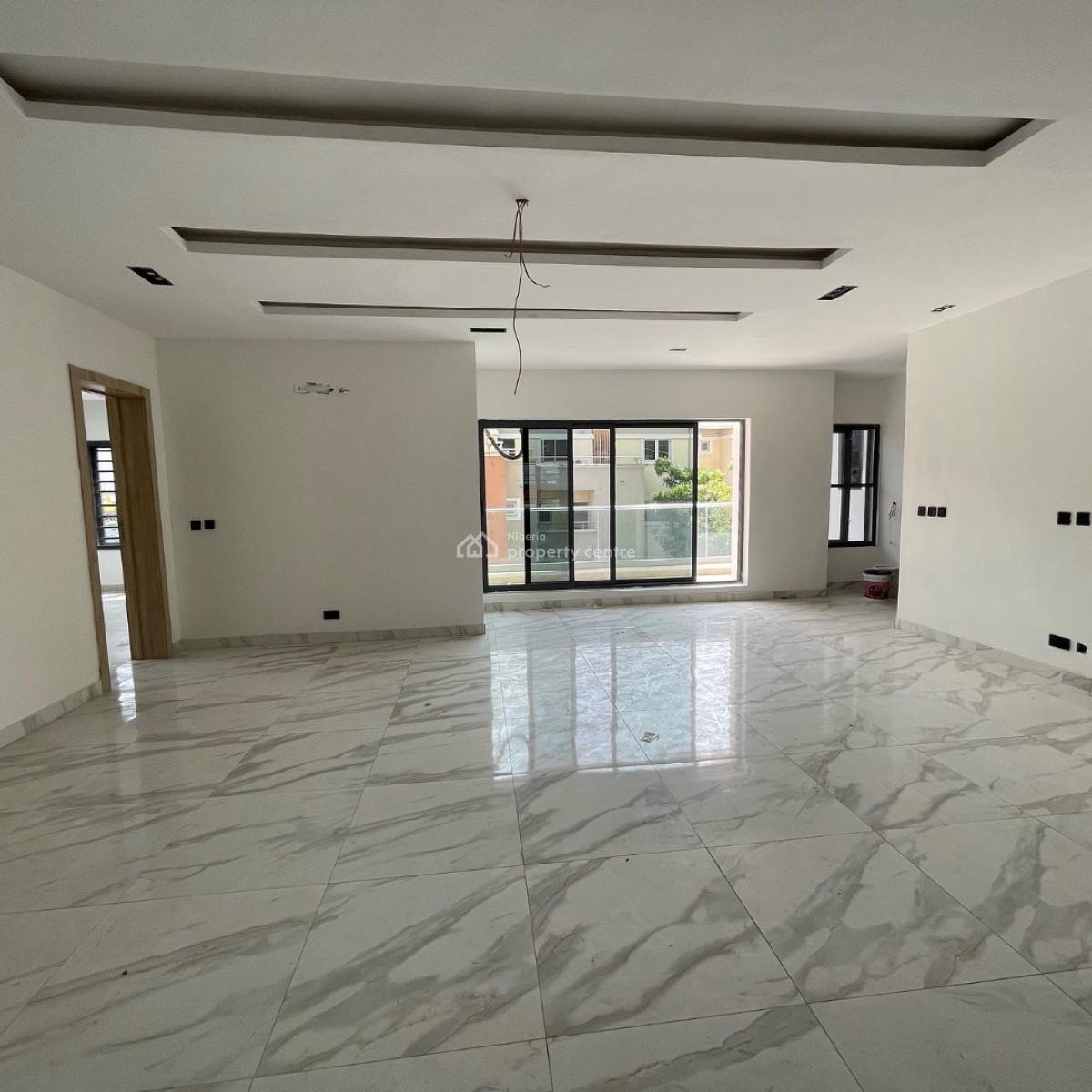 Spacious 3 Bedroom Apartment with Bq, Right, Lekki Phase 1, Lekki, Lagos, Flat / Apartment for Sale