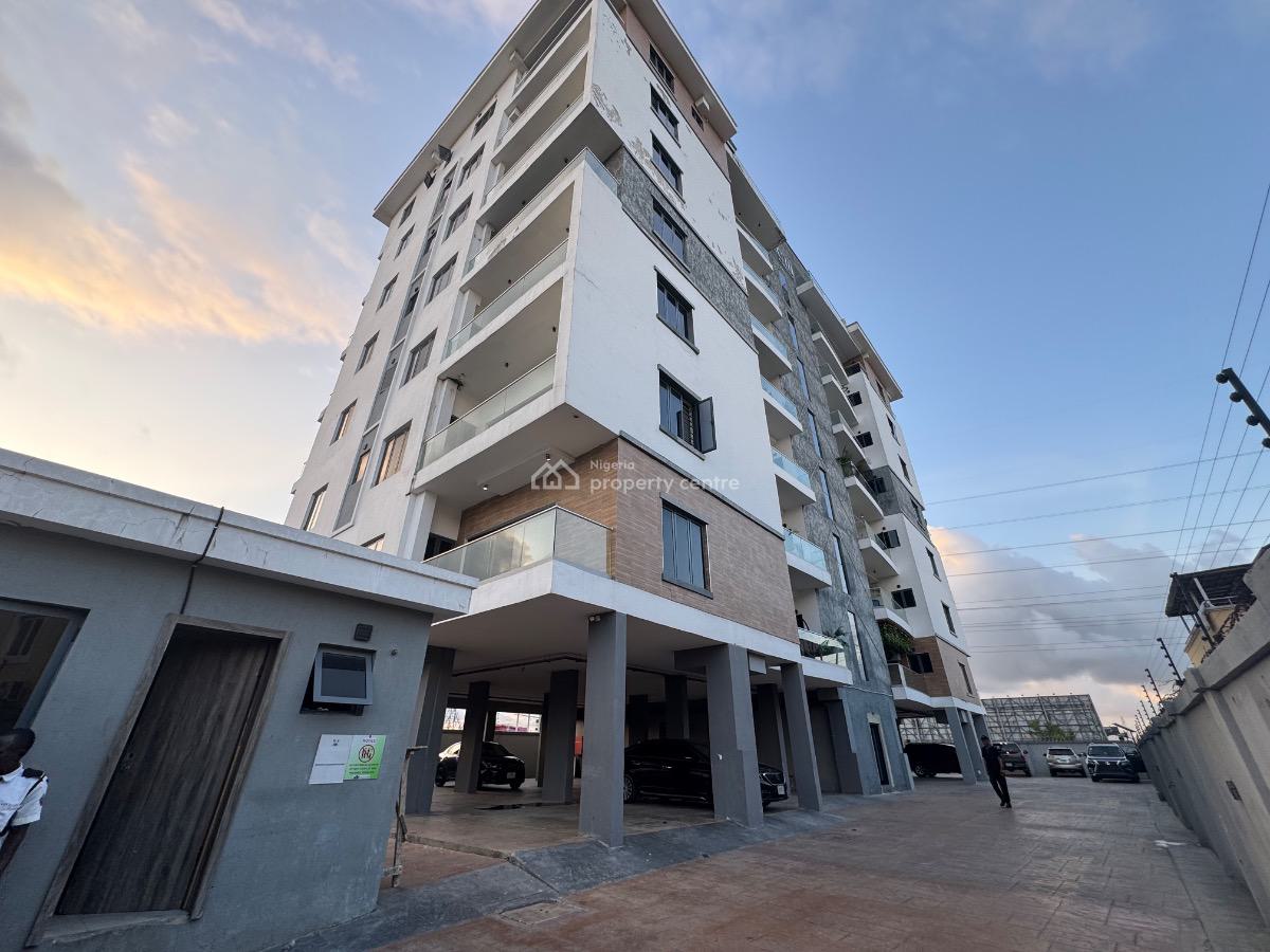 Spacious 3 Bedroom Apartment with Bq, Lekki Phase 1, Lekki, Lagos, Flat / Apartment for Sale