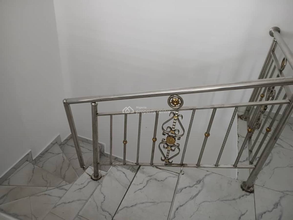 Distress 4bedroom Duplex with Bq, Chevron Lekki Lagos, Lekki, Lagos, Semi-detached Duplex for Sale