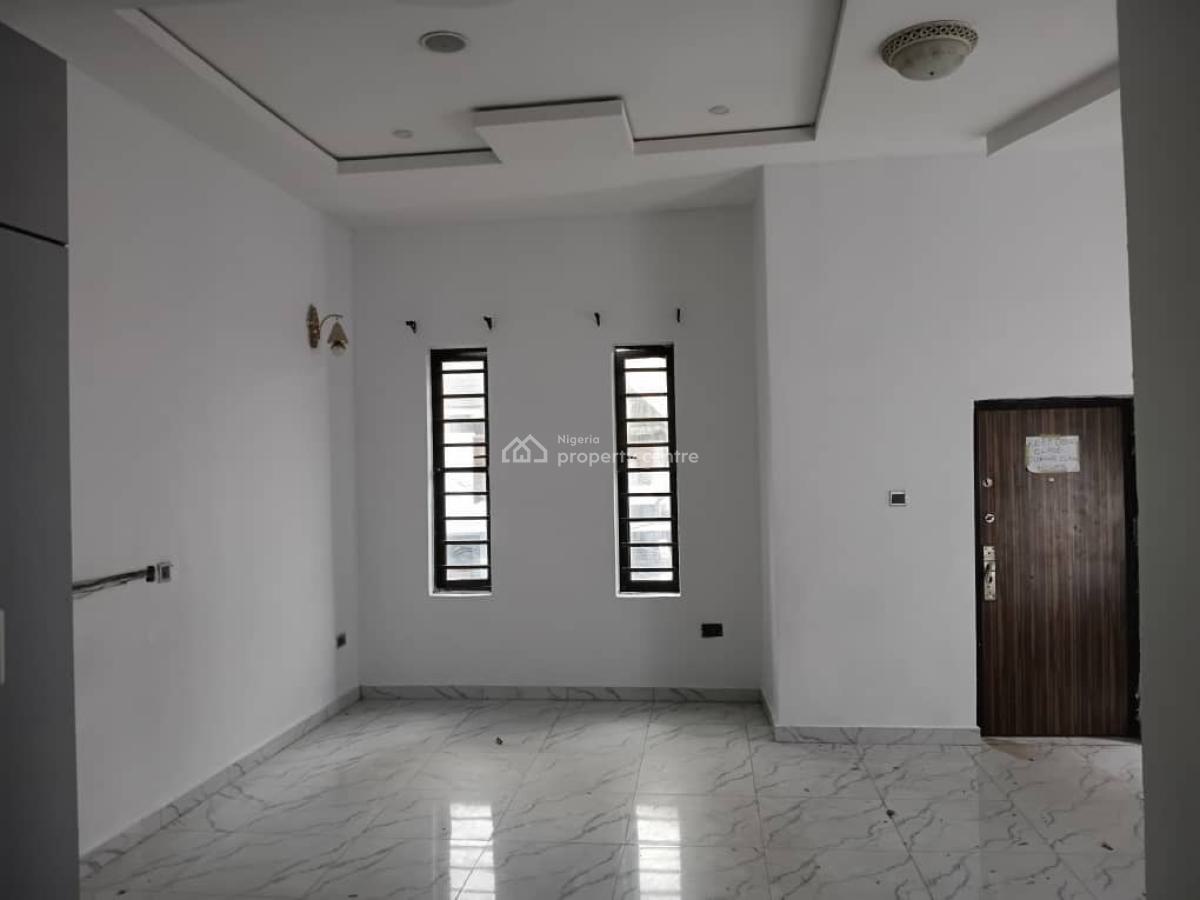 Distress 4bedroom Duplex with Bq, Chevron Lekki Lagos, Lekki, Lagos, Semi-detached Duplex for Sale