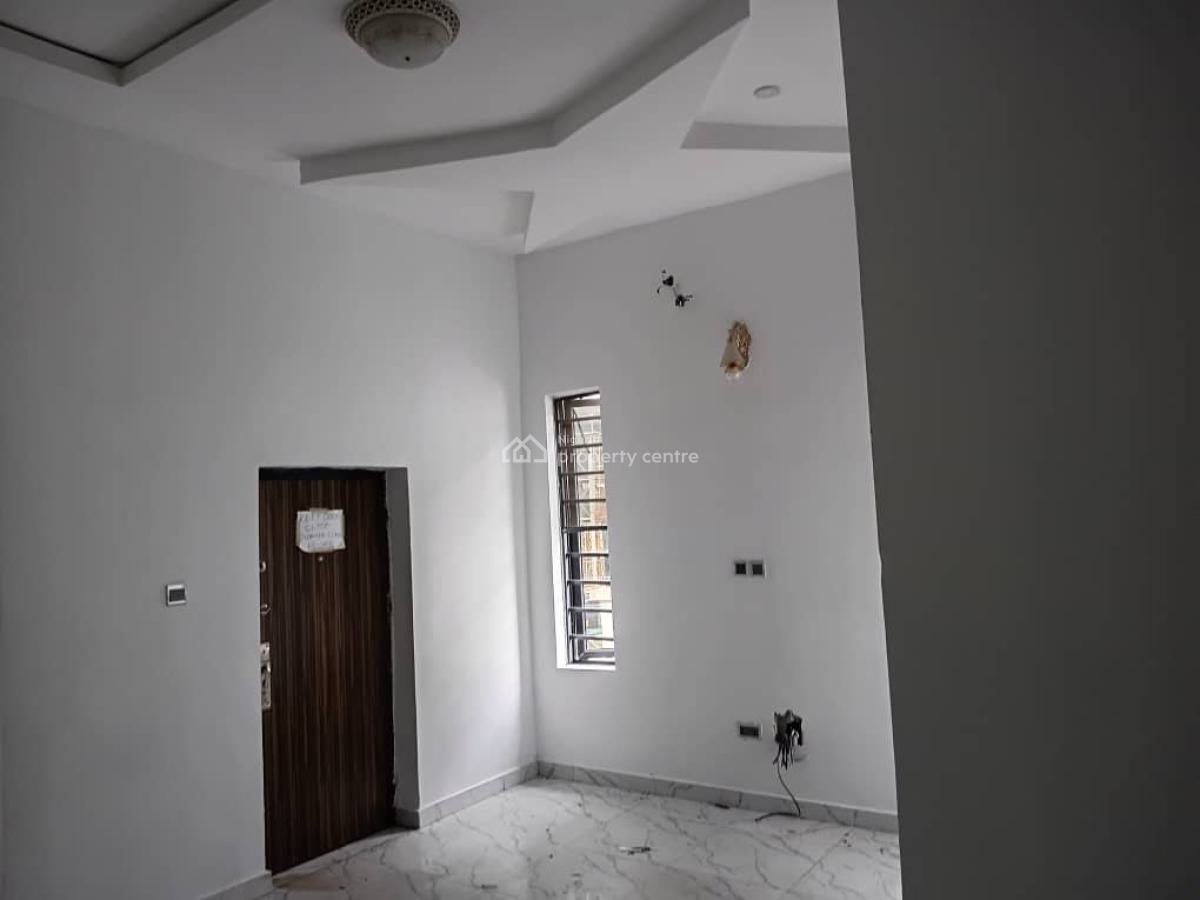 Distress 4bedroom Duplex with Bq, Chevron Lekki Lagos, Lekki, Lagos, Semi-detached Duplex for Sale