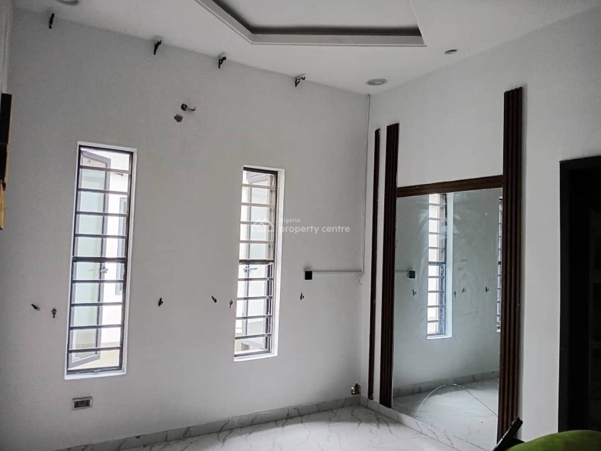 Distress 4bedroom Duplex with Bq, Chevron Lekki Lagos, Lekki, Lagos, Semi-detached Duplex for Sale