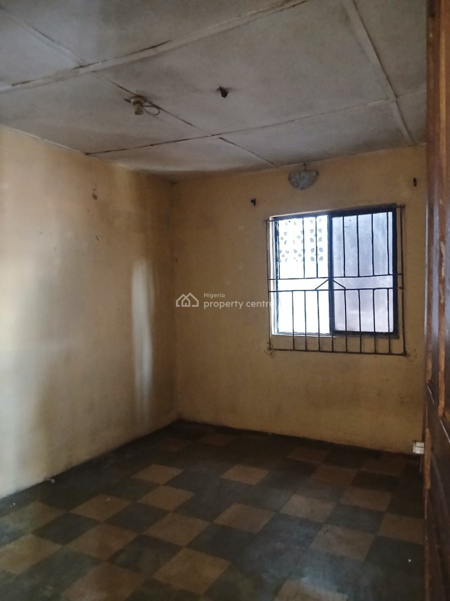 Decently Nice 2 Bedroom, Yaba, Lagos, Flat / Apartment for Rent