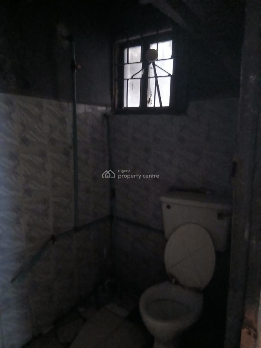 Decently Nice 2 Bedroom, Yaba, Lagos, Flat / Apartment for Rent