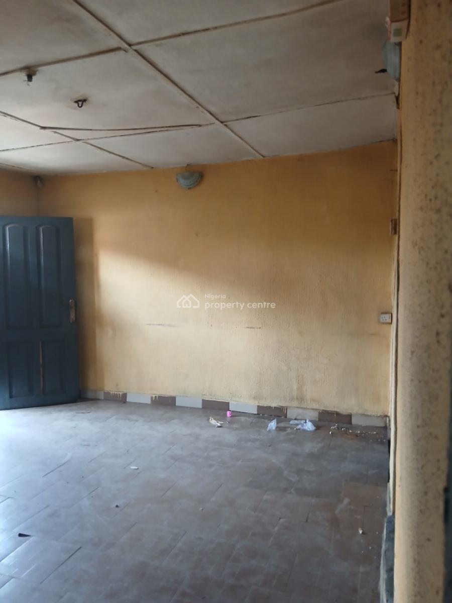 Decently Nice 2 Bedroom, Yaba, Lagos, Flat / Apartment for Rent