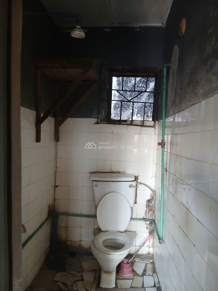 Decently Nice 2 Bedroom, Yaba, Lagos, Flat / Apartment for Rent