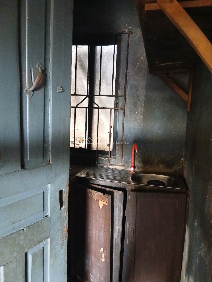 Decently Nice 2 Bedroom, Yaba, Lagos, Flat / Apartment for Rent