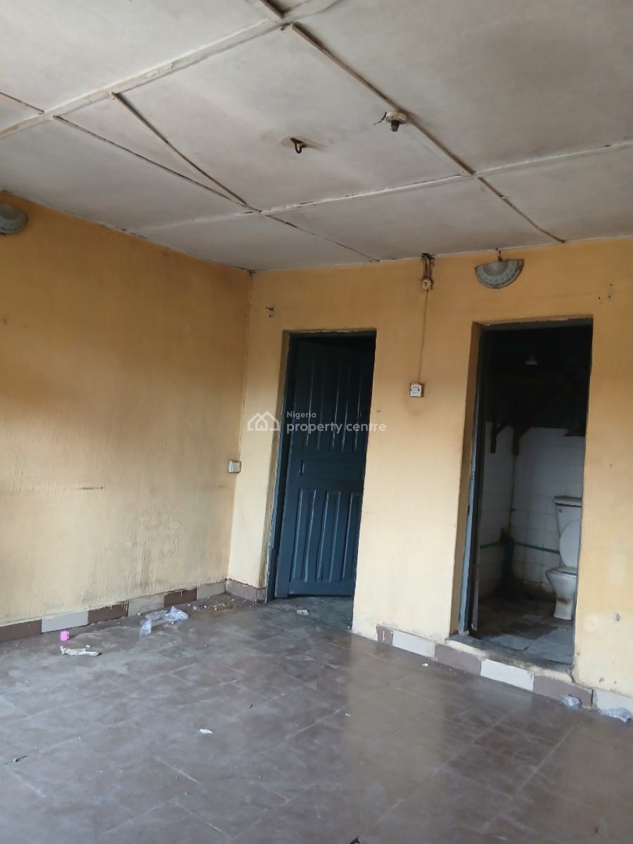 Decently Nice 2 Bedroom, Yaba, Lagos, Flat / Apartment for Rent