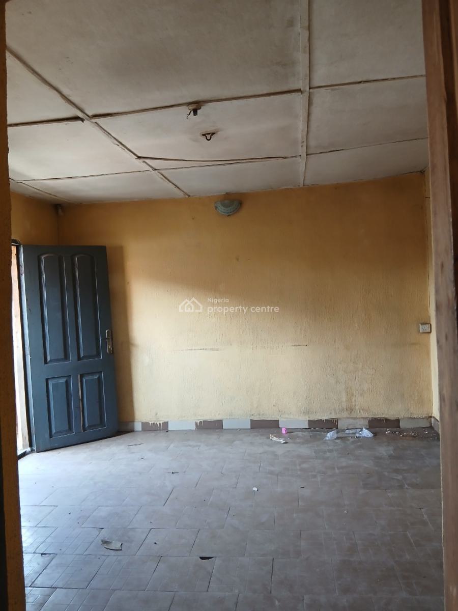 Decently Nice 2 Bedroom, Yaba, Lagos, Flat / Apartment for Rent