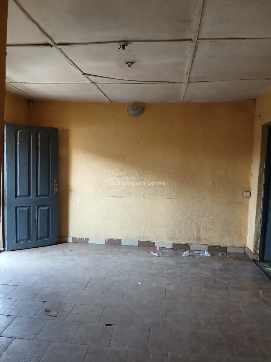 Decently Nice 2 Bedroom, Yaba, Lagos, Flat / Apartment for Rent