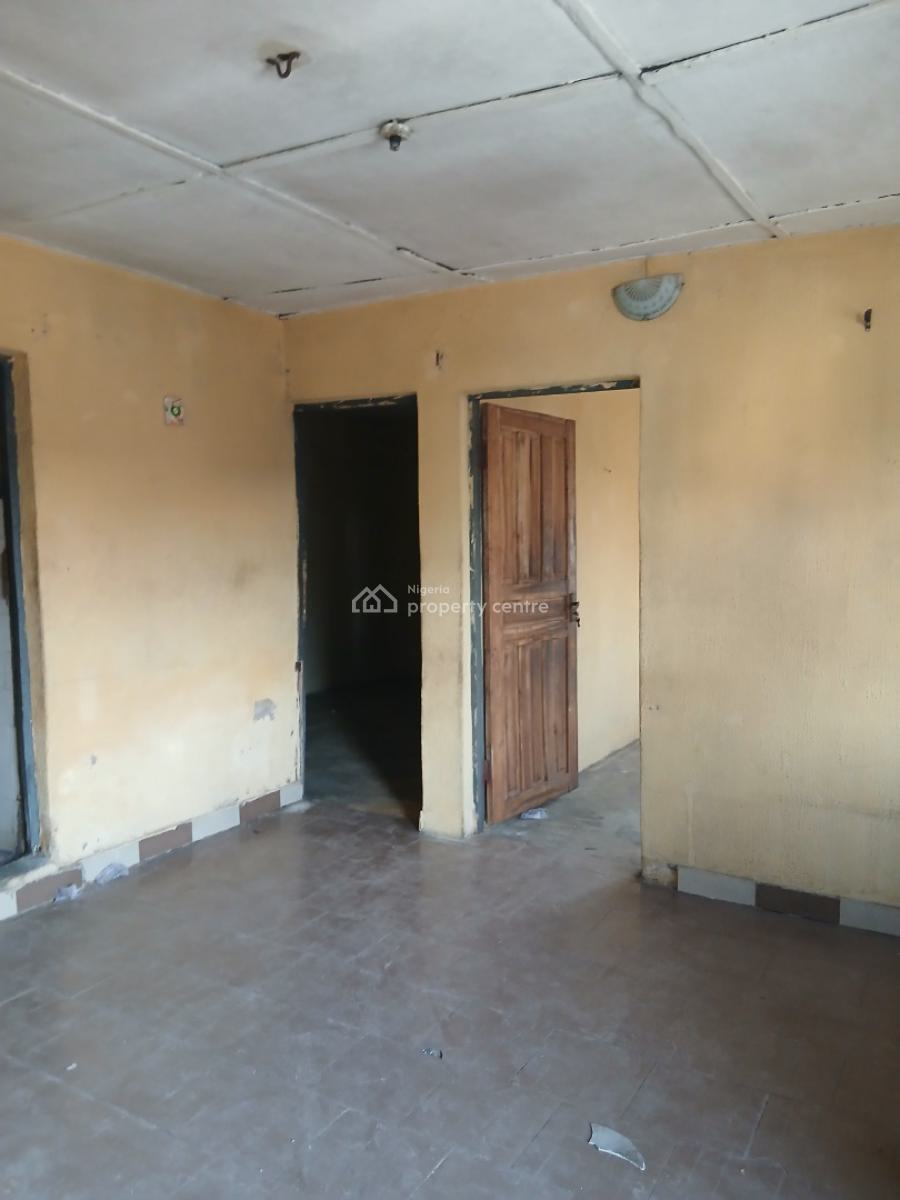 Decently Nice 2 Bedroom, Yaba, Lagos, Flat / Apartment for Rent