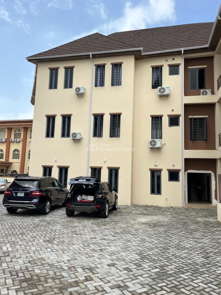 3 Units of Cozy 3 Bedroom Apartment with Ps5 on Request, Henry Ojogho Crescent, Lekki Phase 1, Lekki, Lagos, Flat / Apartment Short Let