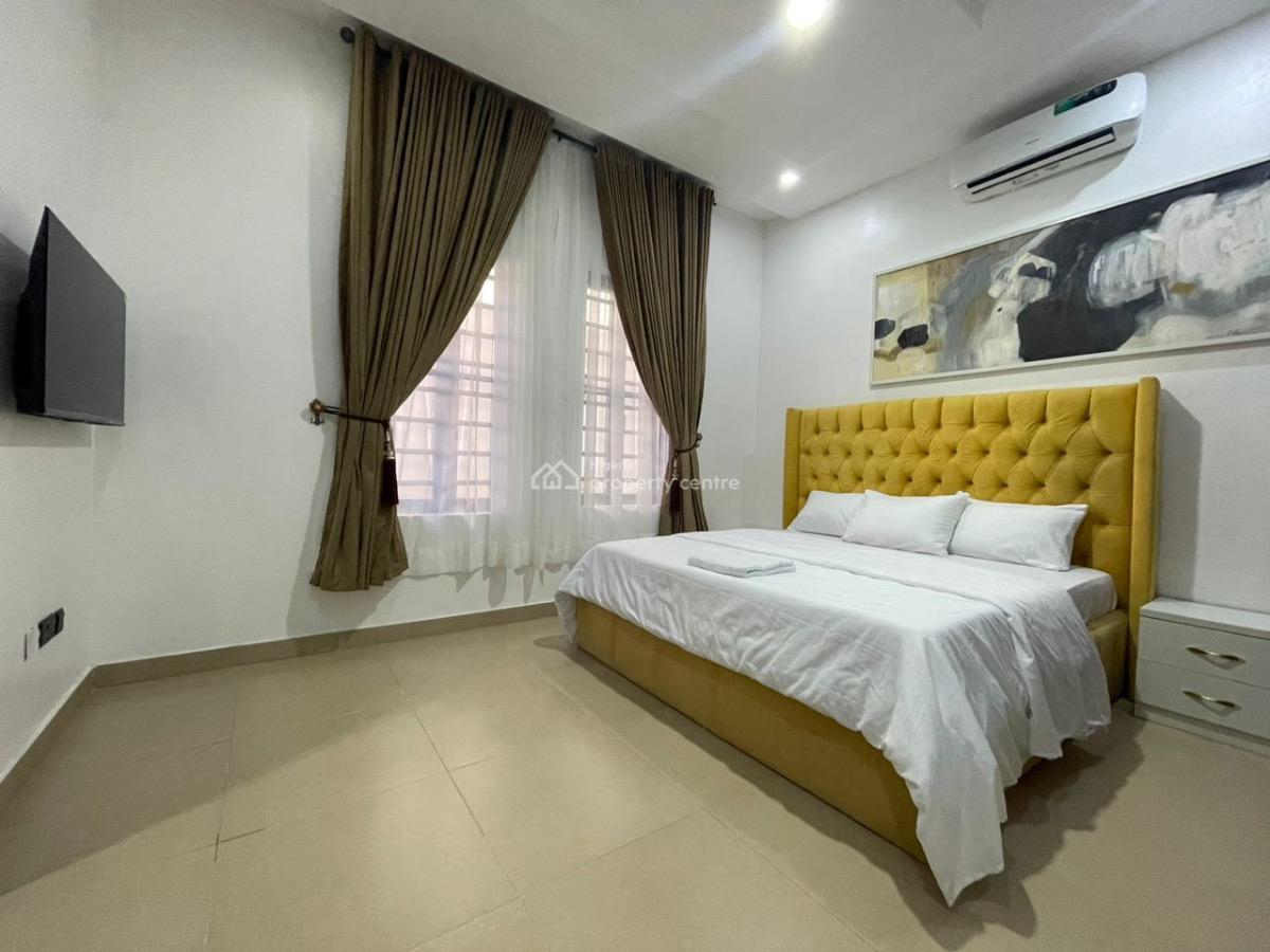 3 Units of Cozy 3 Bedroom Apartment with Ps5 on Request, Henry Ojogho Crescent, Lekki Phase 1, Lekki, Lagos, Flat / Apartment Short Let