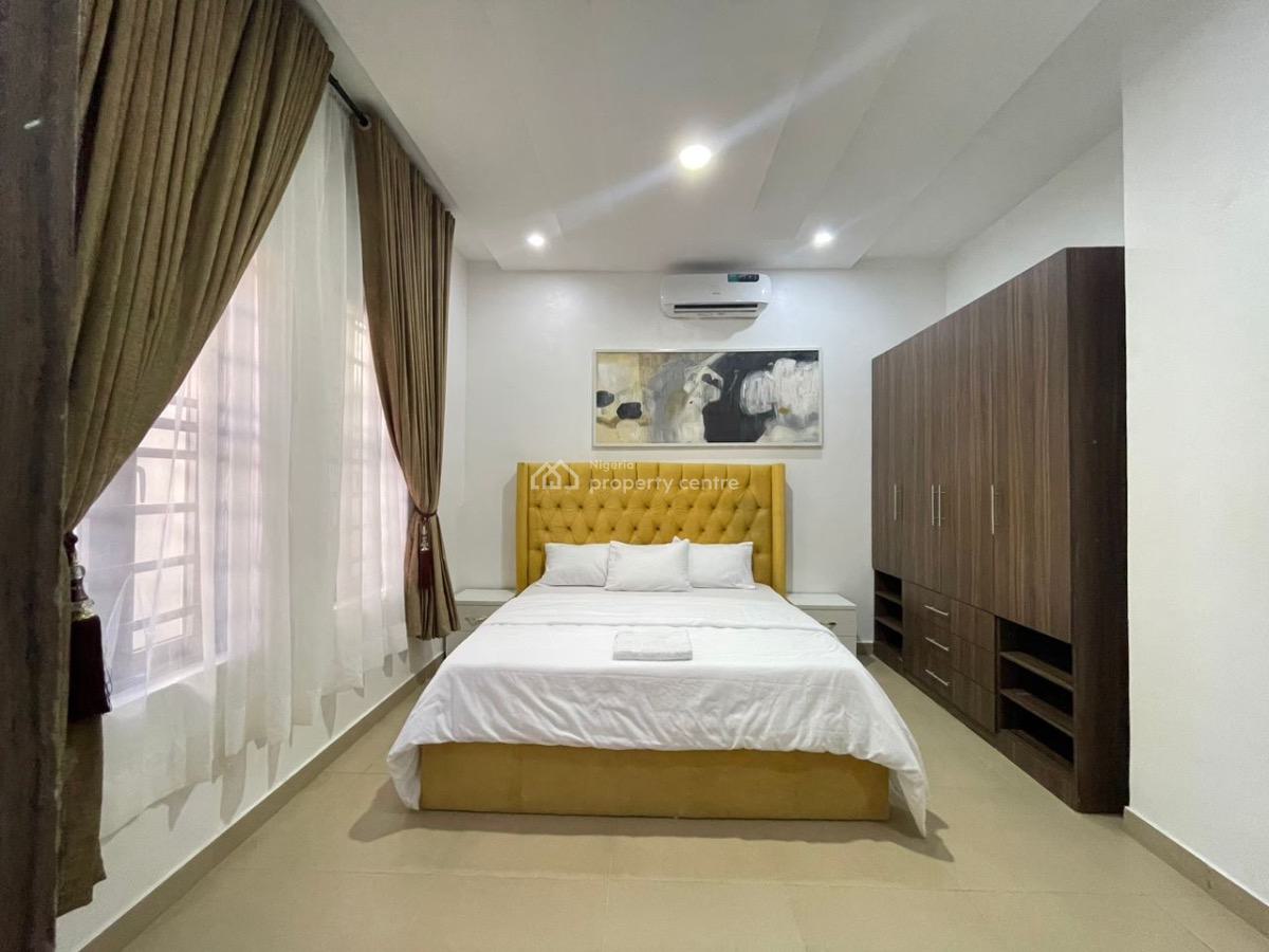 3 Units of Cozy 3 Bedroom Apartment with Ps5 on Request, Henry Ojogho Crescent, Lekki Phase 1, Lekki, Lagos, Flat / Apartment Short Let