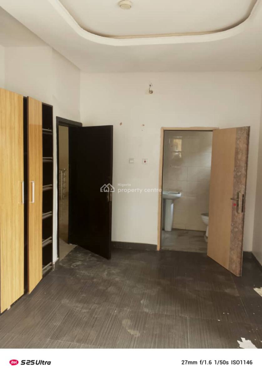 Big Room with Shared Kitchen Upstairs, Bera Estate Chevron, Lekki, Lagos, Self Contain (single Rooms) for Rent