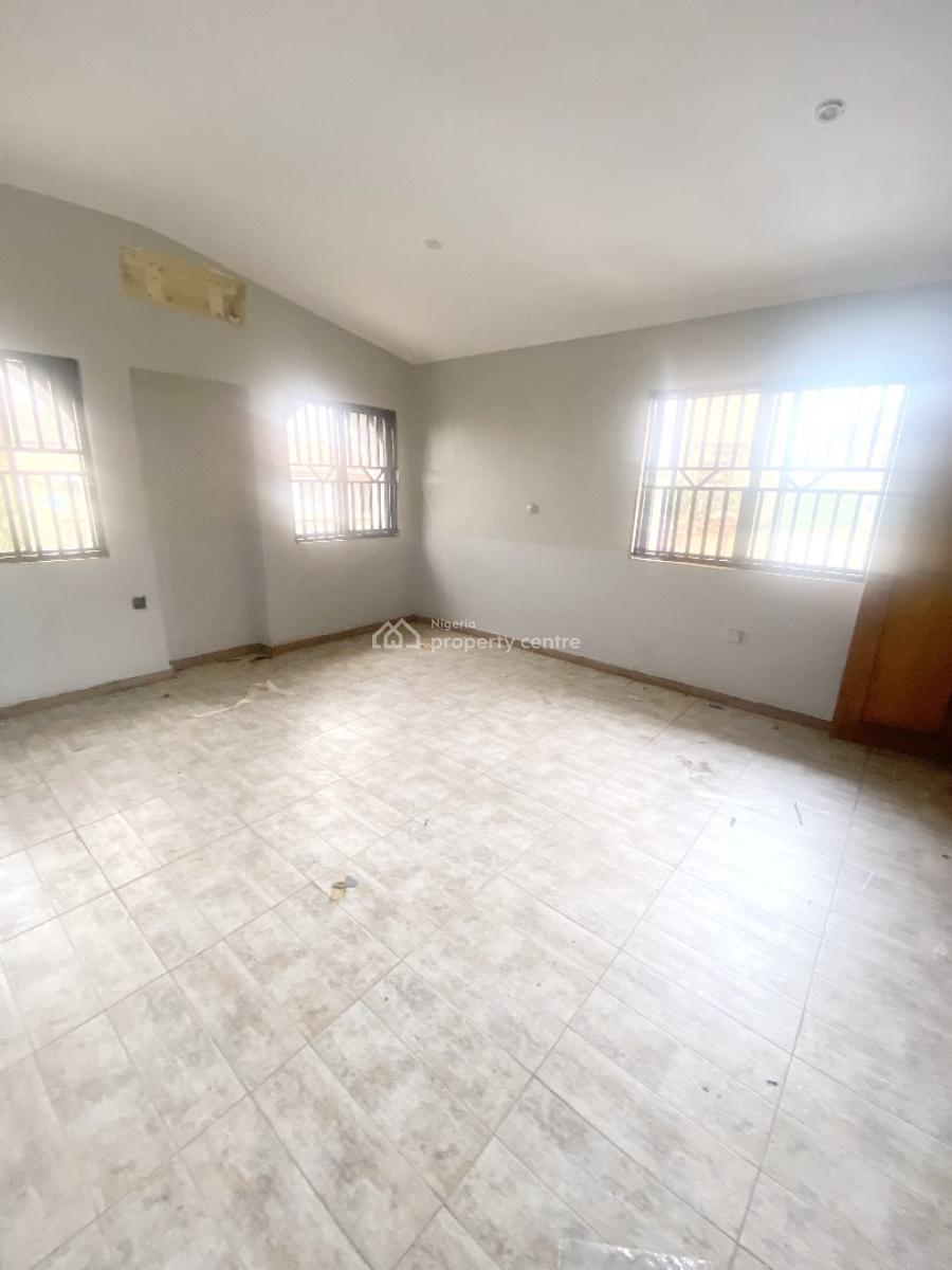 a Well Maintained Spacious 3 Bedroom Semi Detached Duplex with Bq, Omole Phase 2, Ikeja, Lagos, Semi-detached Duplex for Rent