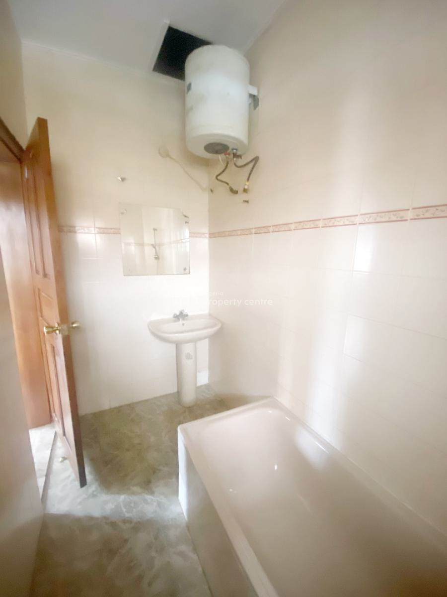 a Well Maintained Spacious 3 Bedroom Semi Detached Duplex with Bq, Omole Phase 2, Ikeja, Lagos, Semi-detached Duplex for Rent