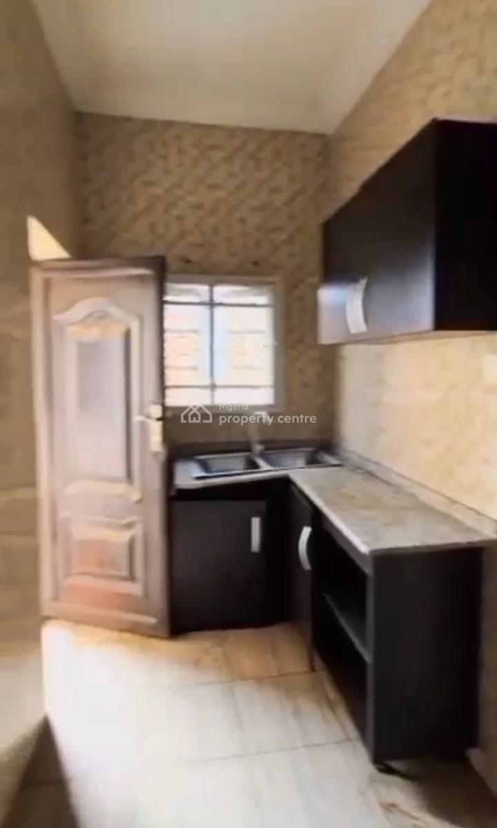 Very Spacious 2bedroom En-suite Flat , Tarred Road, By News Engineering Axis, Dawaki, Gwarinpa, Abuja, House for Rent
