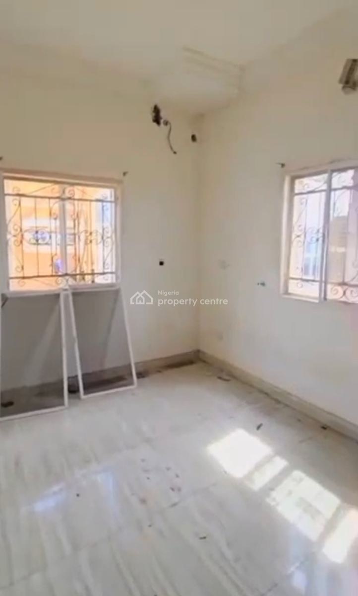 Very Spacious 2bedroom En-suite Flat , Tarred Road, By News Engineering Axis, Dawaki, Gwarinpa, Abuja, House for Rent