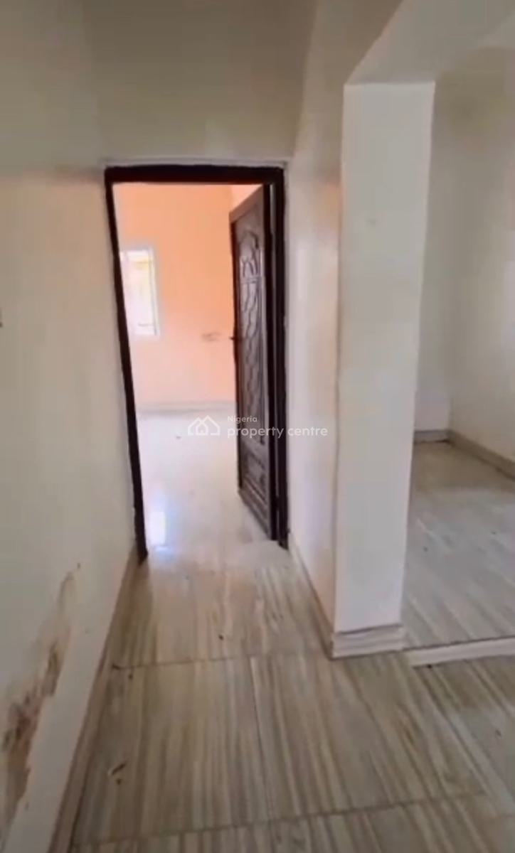 Very Spacious 2bedroom En-suite Flat , Tarred Road, By News Engineering Axis, Dawaki, Gwarinpa, Abuja, House for Rent