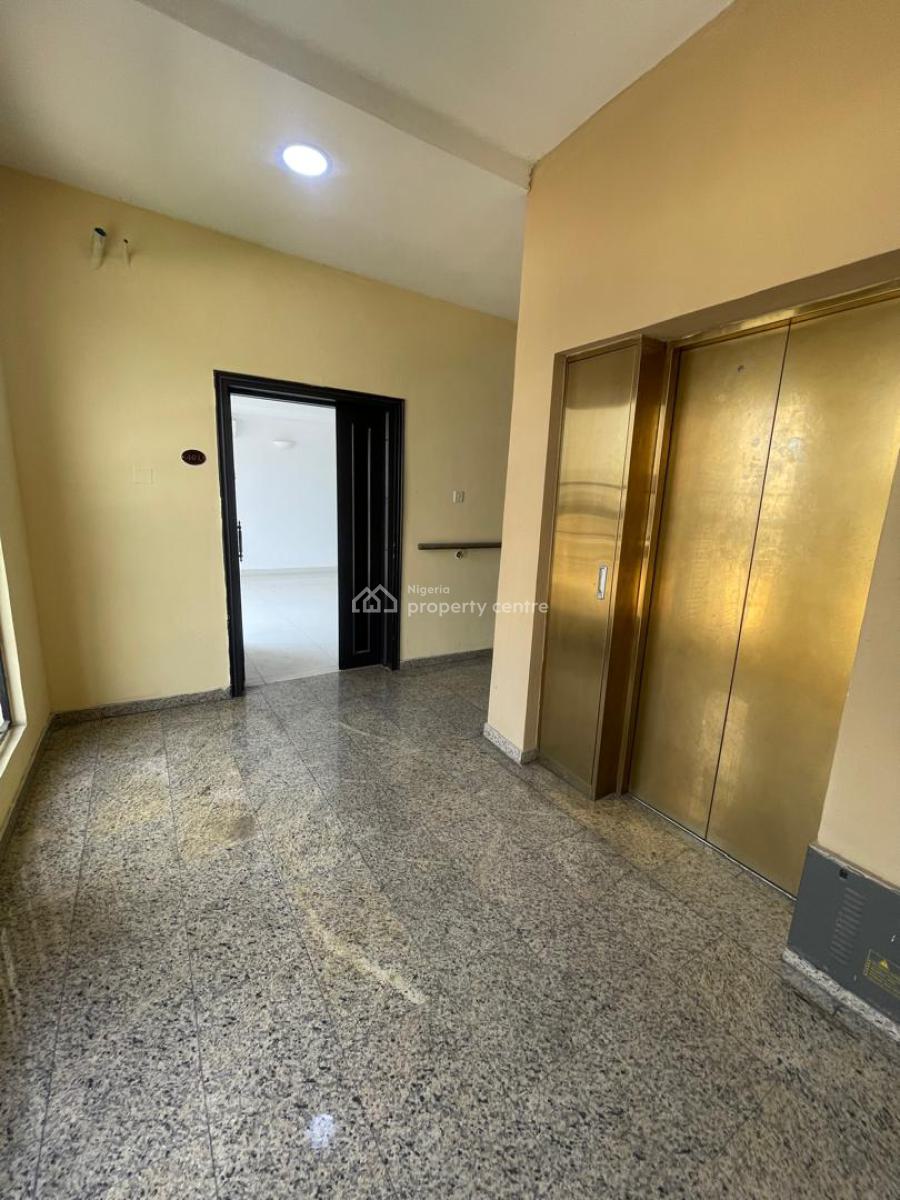 3 Bedroom Flat 25m Service Charge 2.5m Deisel 2.5m Agency Legal, Lekki Phase 1, Lekki, Lagos, Flat / Apartment for Rent