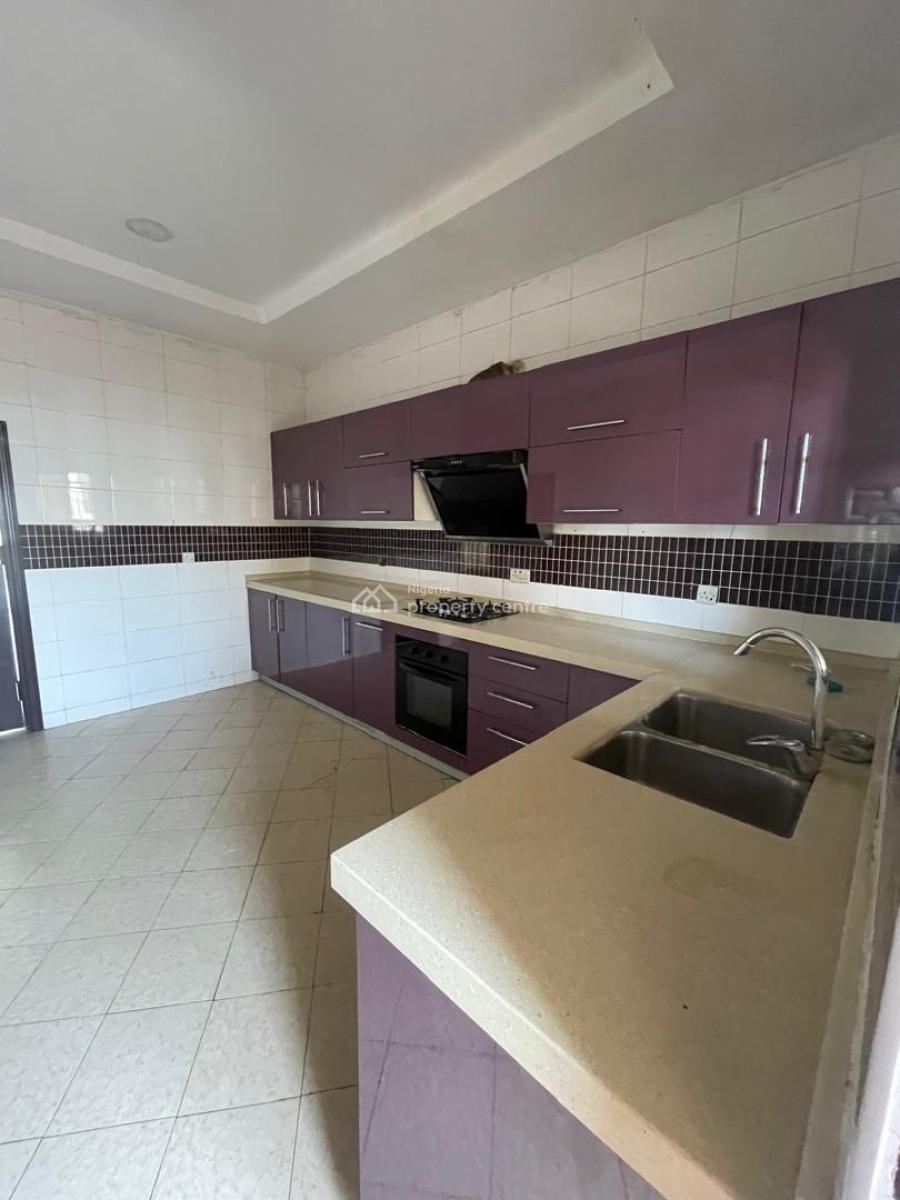 3 Bedroom Flat 25m Service Charge 2.5m Deisel 2.5m Agency Legal, Lekki Phase 1, Lekki, Lagos, Flat / Apartment for Rent