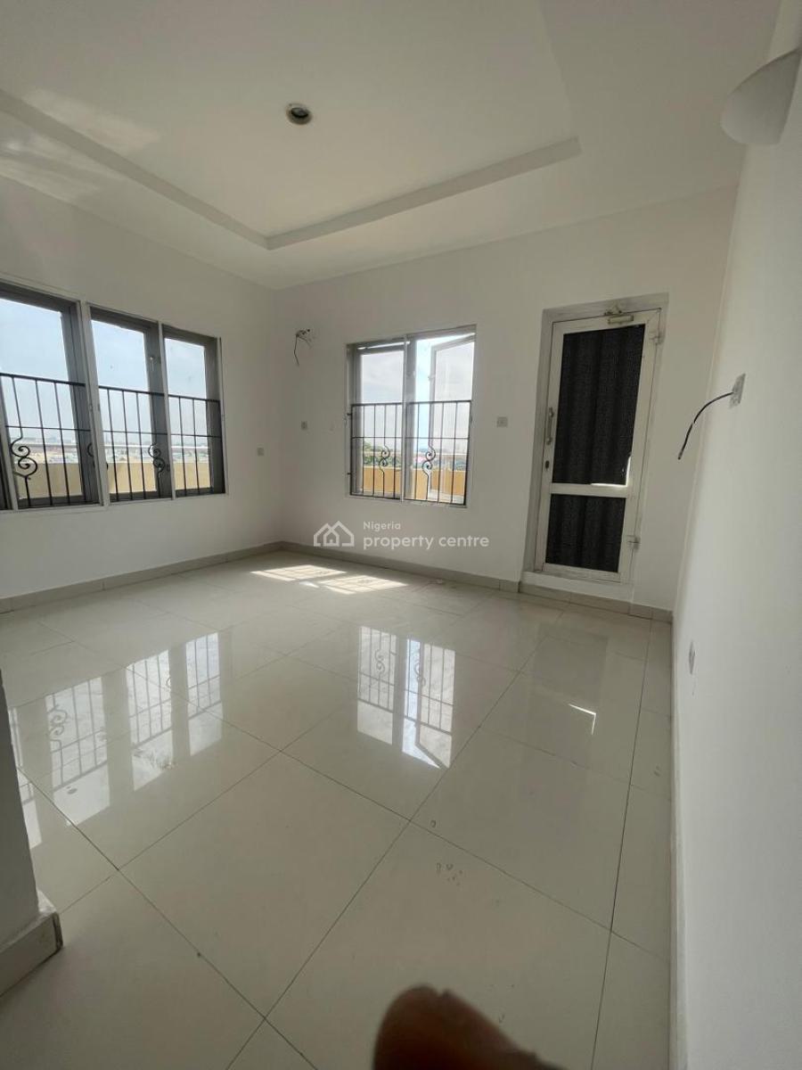 3 Bedroom Flat 25m Service Charge 2.5m Deisel 2.5m Agency Legal, Lekki Phase 1, Lekki, Lagos, Flat / Apartment for Rent