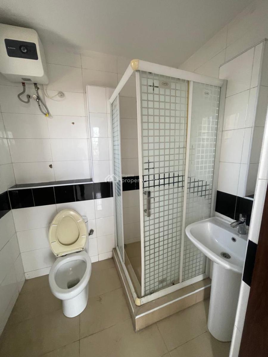 3 Bedroom Flat 25m Service Charge 2.5m Deisel 2.5m Agency Legal, Lekki Phase 1, Lekki, Lagos, Flat / Apartment for Rent