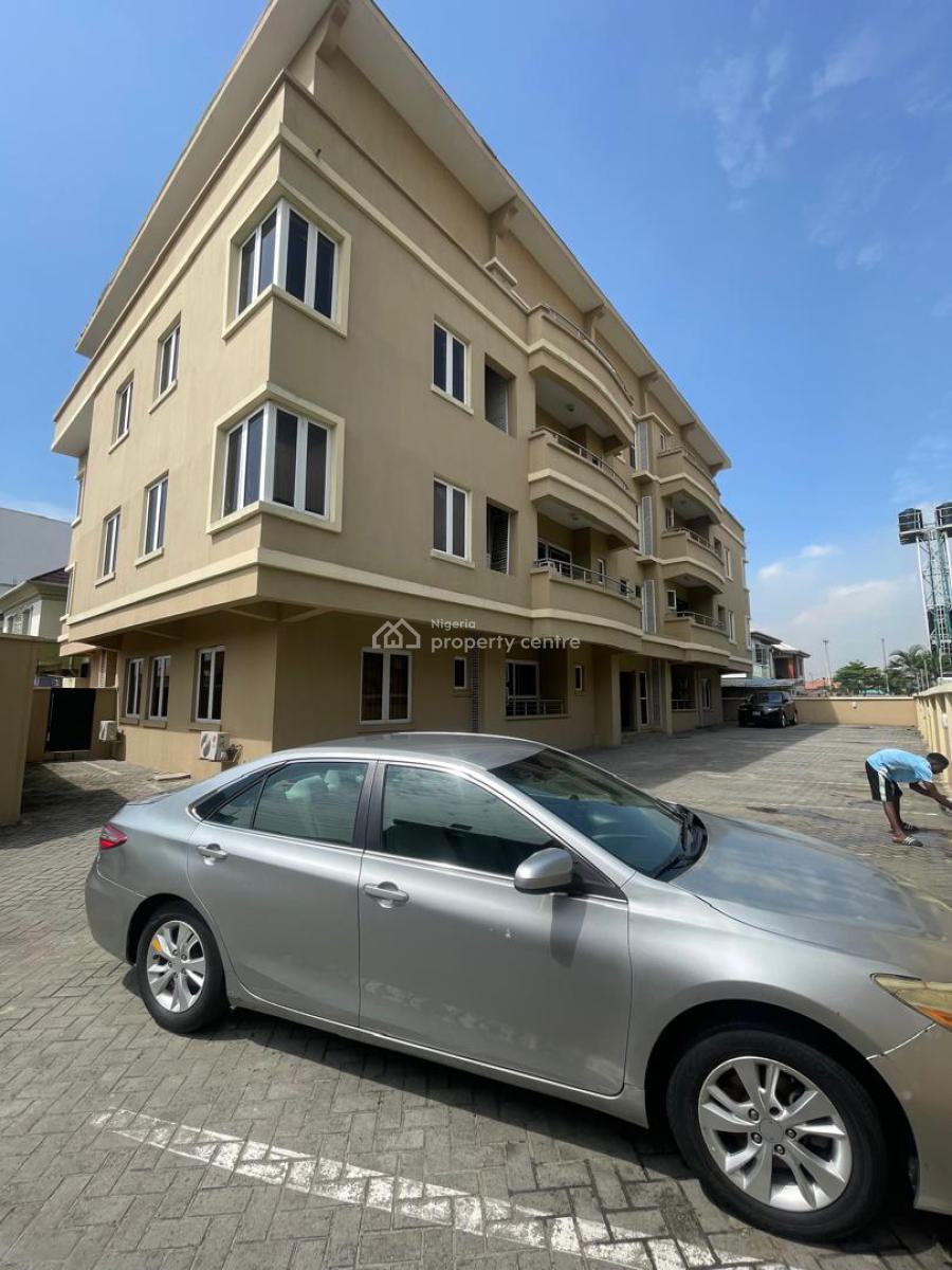 3 Bedroom Flat 25m Service Charge 2.5m Deisel 2.5m Agency Legal, Lekki Phase 1, Lekki, Lagos, Flat / Apartment for Rent