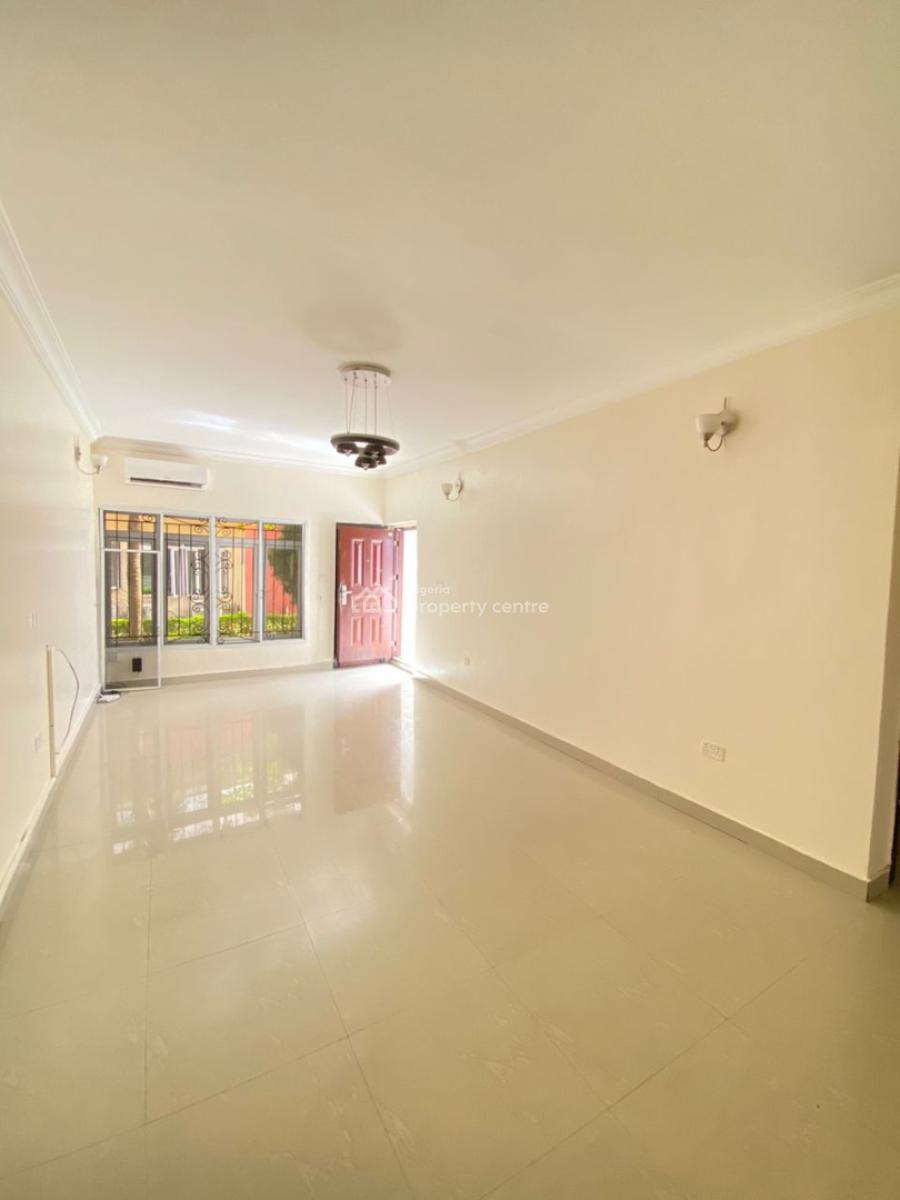 Fully Serviced 4 Bedroom  Conner Piece Terrace Bungalow, Orchid  Road, Lekki, Lagos, Terraced Bungalow for Sale