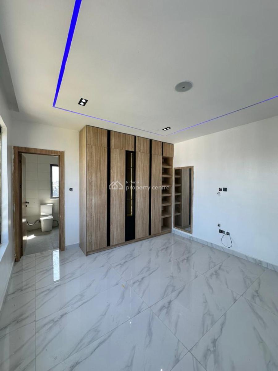Beautifully Designed  2 Bedroom Apartment with a Swimming Pool, Lounge, Lekki Phase 1, Lekki, Lagos, Flat / Apartment for Sale