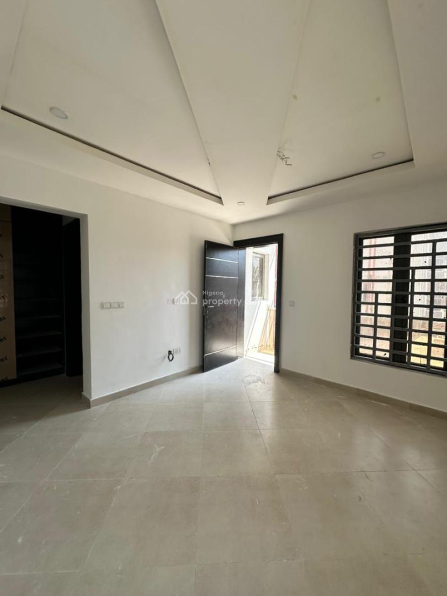 Beautifully Designed 4 Bedroom Apartment with a Study Room and Bq, Lekki Phase 1, Lekki, Lagos, Flat / Apartment for Sale