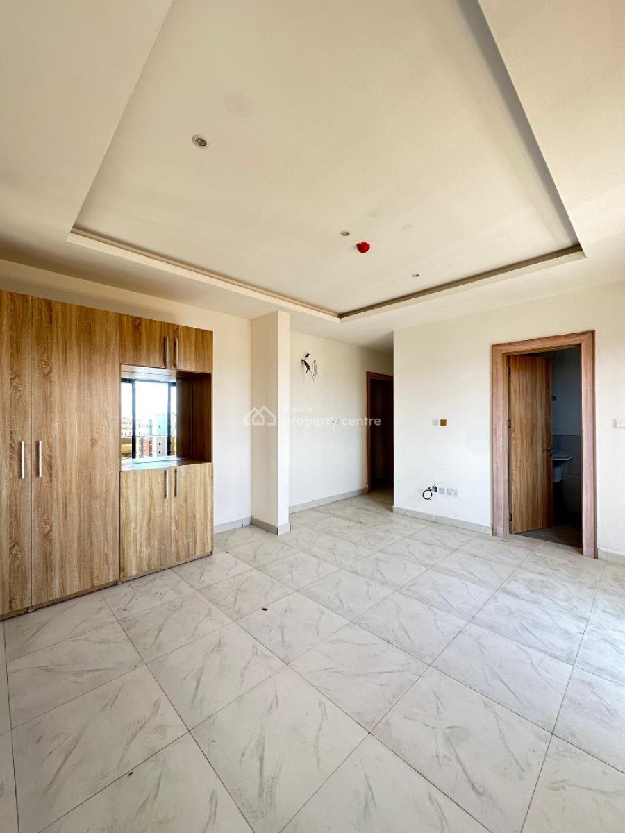 Spacious 2 Bedroom Apartment, Not in a Flooding Area, Lekki Phase 1, Lekki, Lagos, Flat / Apartment for Sale