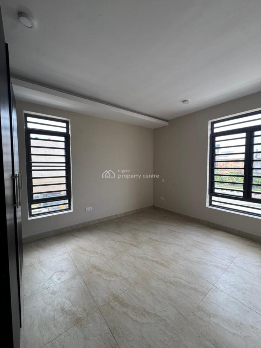 Luxury 3 Bedroom Apartment Suitable for Investment in Lekki Phase 1, Lekki Phase 1, Lekki Phase 1, Lekki, Lagos, Block of Flats for Sale