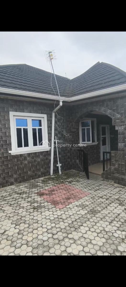 4 Bedrooms, Satellite Town, Ojo, Lagos, Detached Bungalow for Sale