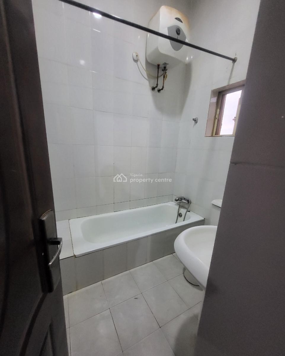 Luxurious Massive 3bedroom Flat, Behind Games Village Estate, Kaura, Abuja, Flat / Apartment for Rent
