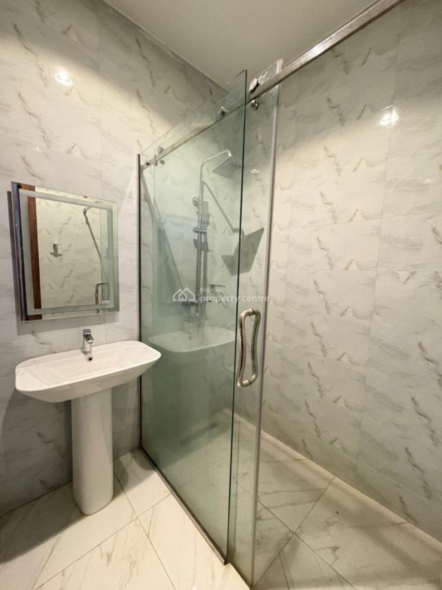 Tastefully Finished & Fully Serviced 3 Bedrooms Flat, Guzape Main, Guzape District, Abuja, Flat / Apartment for Rent