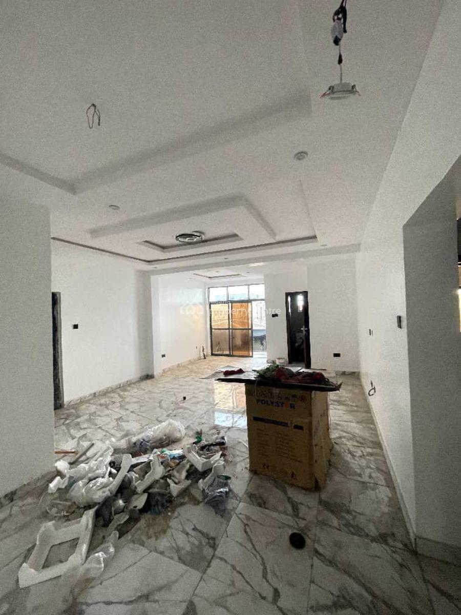 an Executive Standard and a Decent 3 Bedrooms Flat, Alagomeji, Yaba, Lagos, Flat / Apartment for Rent