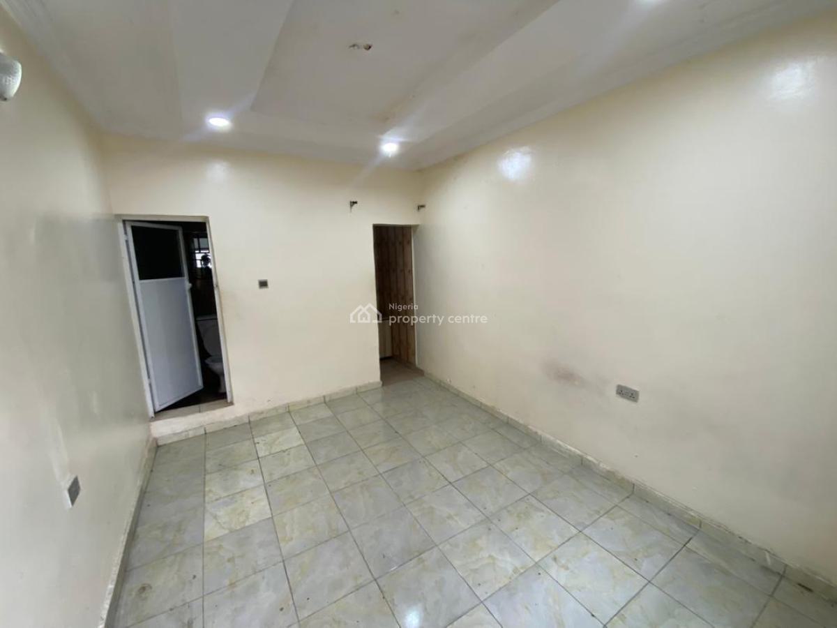 Lovely Selfcontain, Montgomery, Sabo, Yaba, Lagos, Self Contain (single Rooms) for Rent