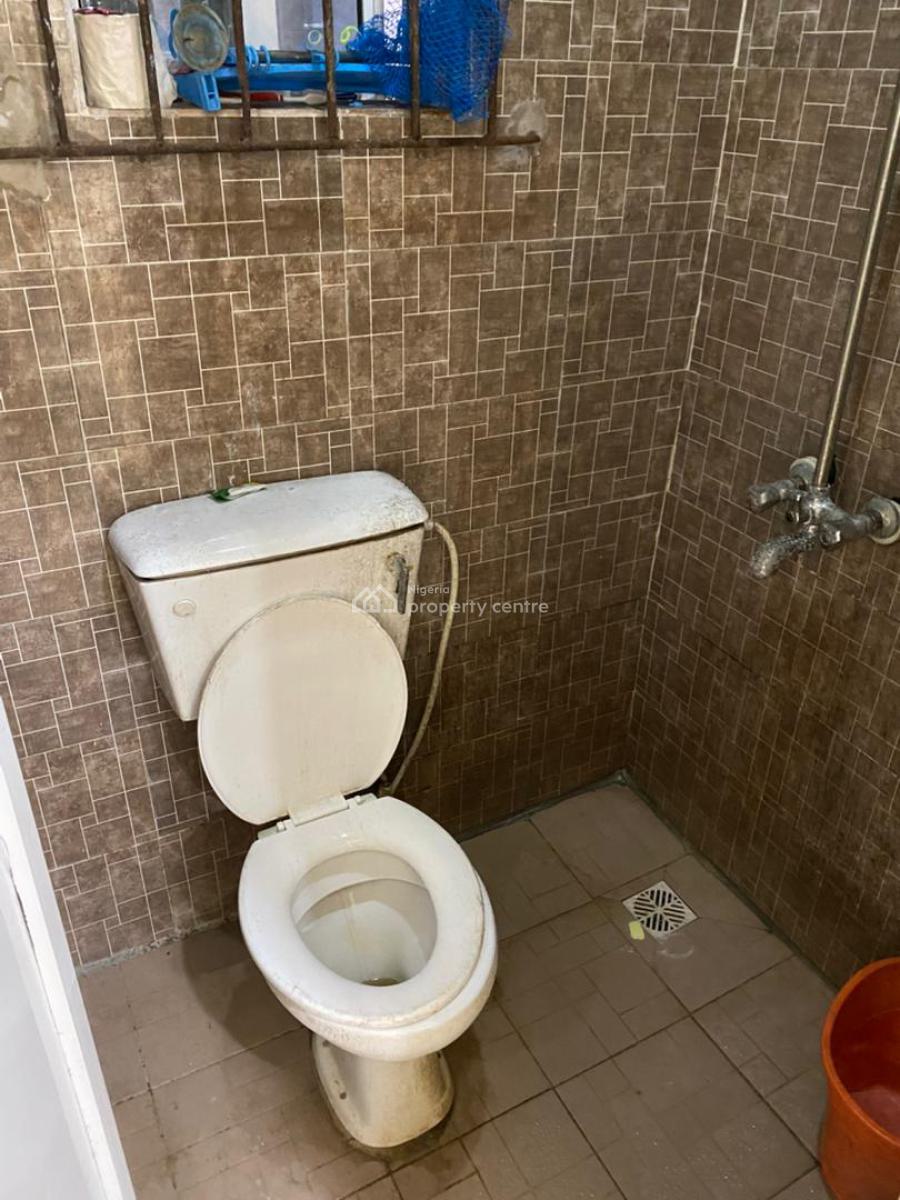 Lovely Selfcontain, Montgomery, Sabo, Yaba, Lagos, Self Contain (single Rooms) for Rent
