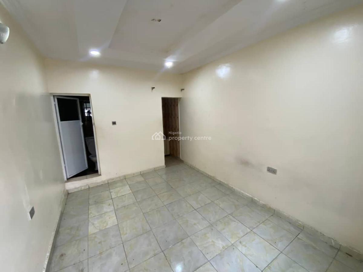 Standard and Executive Room Self Contained, Montgomery, Sabo, Yaba, Lagos, Self Contain (single Rooms) for Rent
