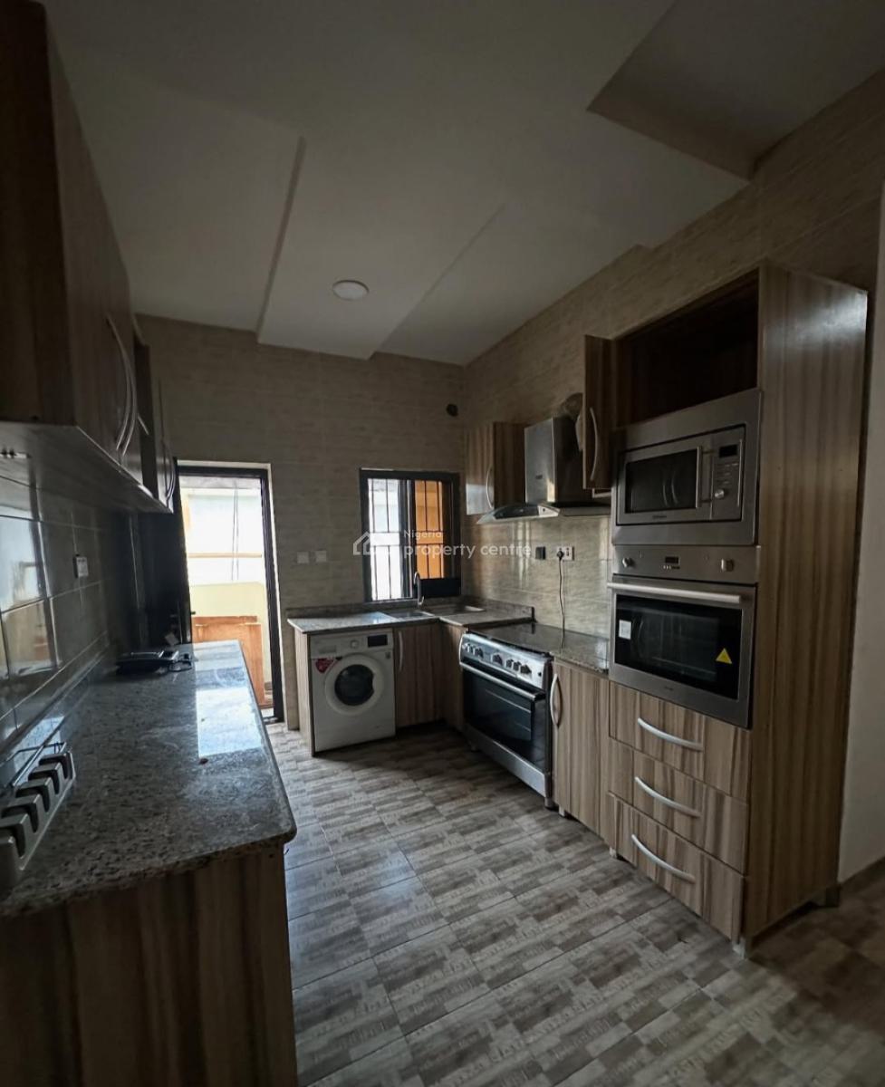Serviced 2 Bedroom En-suite Flat with Fitted Kitchen, Cooker, Heat Ext, Ikate, Lekki, Lagos, Flat / Apartment for Rent