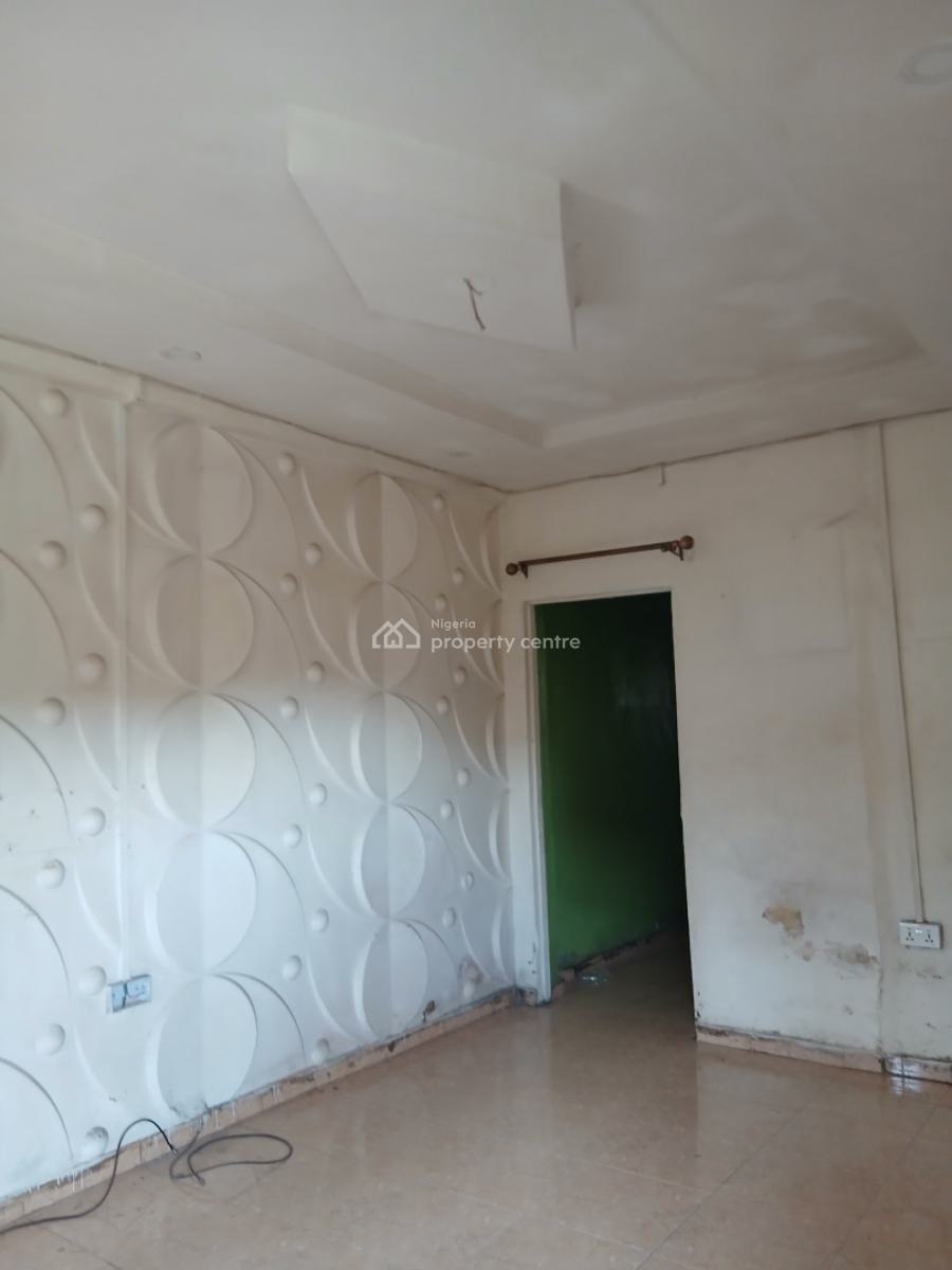 Superbly Good, Yaba, Lagos, Mini Flat (room and Parlour) for Rent