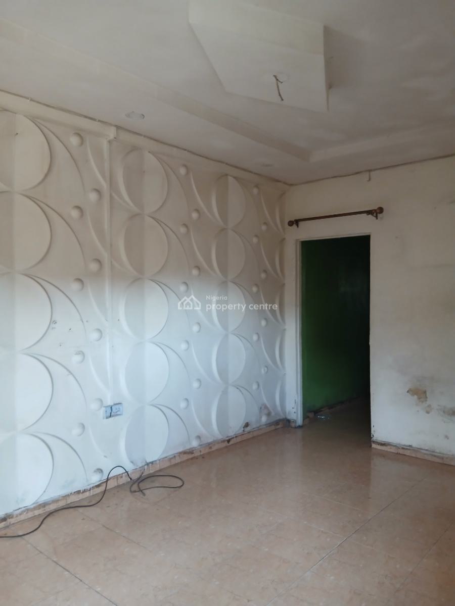 Superbly Good, Yaba, Lagos, Mini Flat (room and Parlour) for Rent