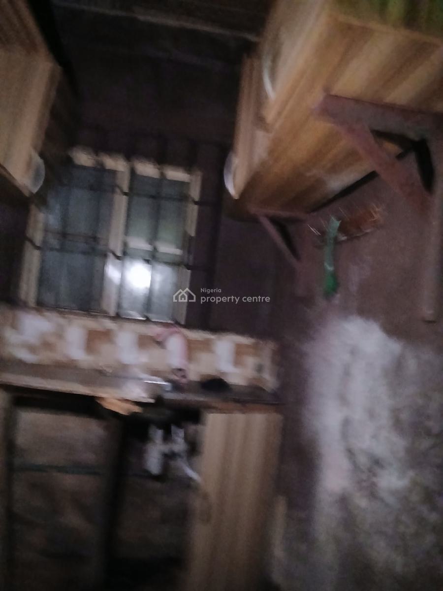 Superbly Good, Yaba, Lagos, Mini Flat (room and Parlour) for Rent