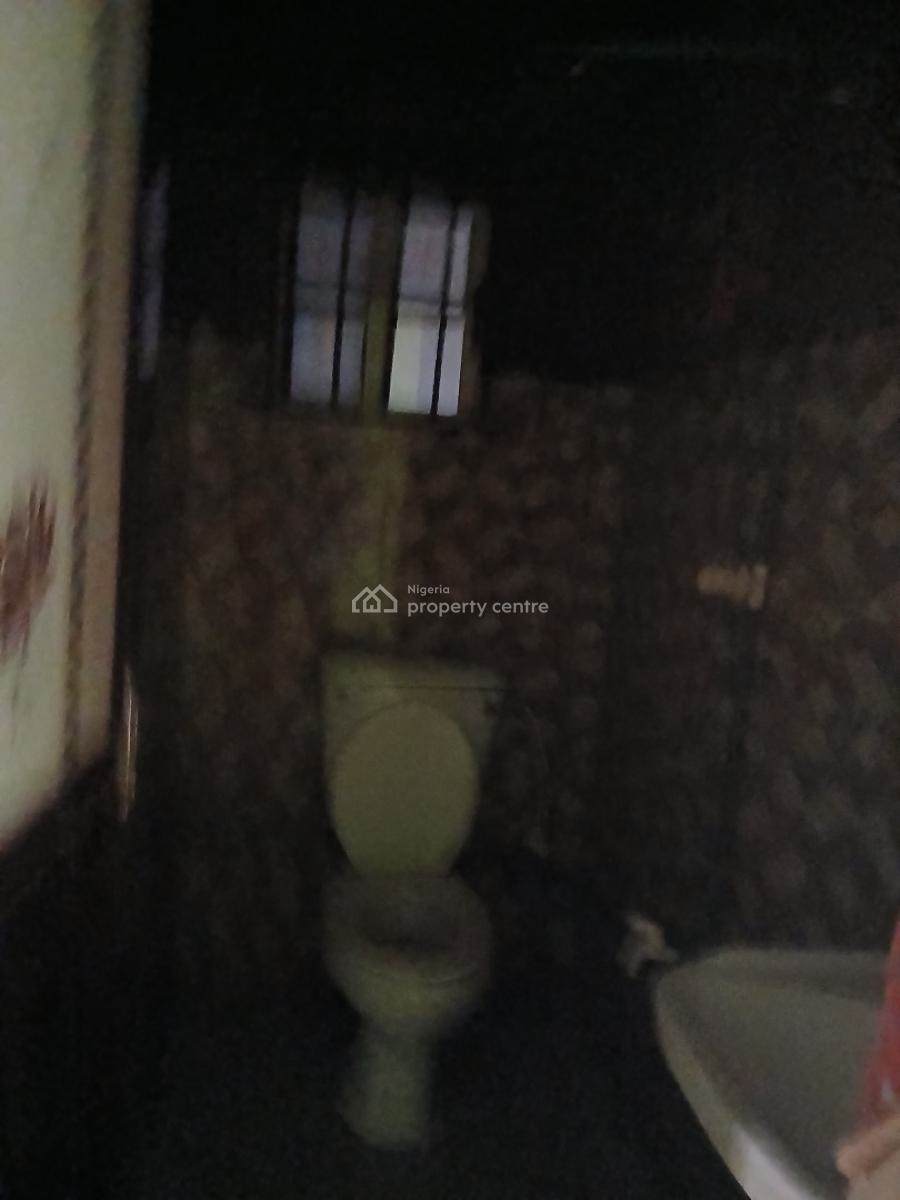 Superbly Good, Yaba, Lagos, Mini Flat (room and Parlour) for Rent