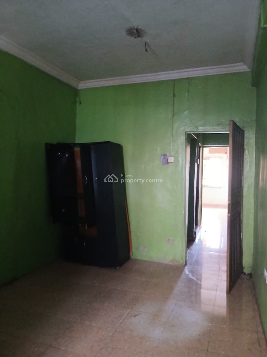 Superbly Good, Yaba, Lagos, Mini Flat (room and Parlour) for Rent