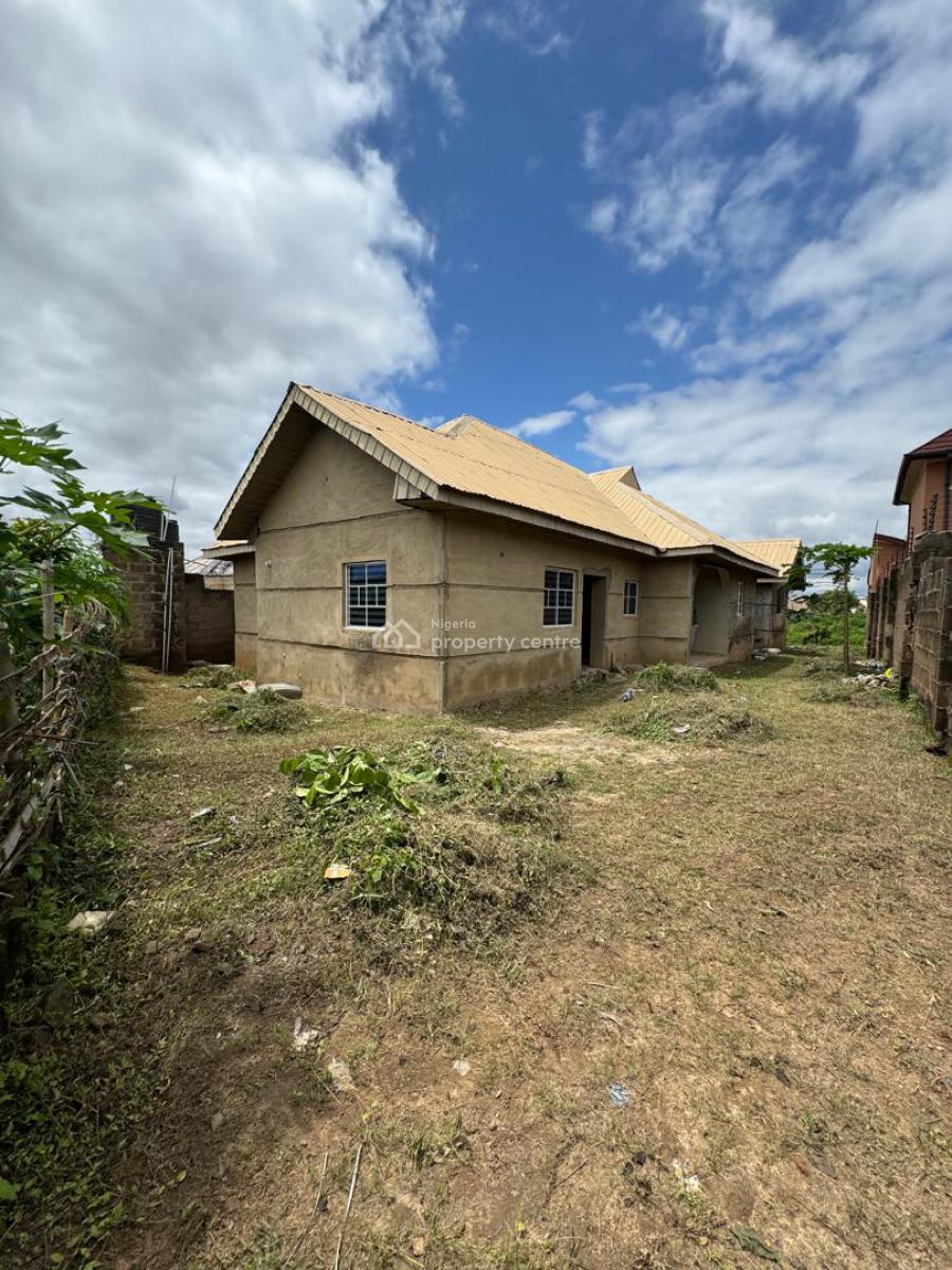 Luxury 3 Bedroom Apartment in a Developed Residential Area, Luxury 3 Bedroom Apartment in a Developed Residential Area, Akobo, Ibadan, Oyo, House for Sale