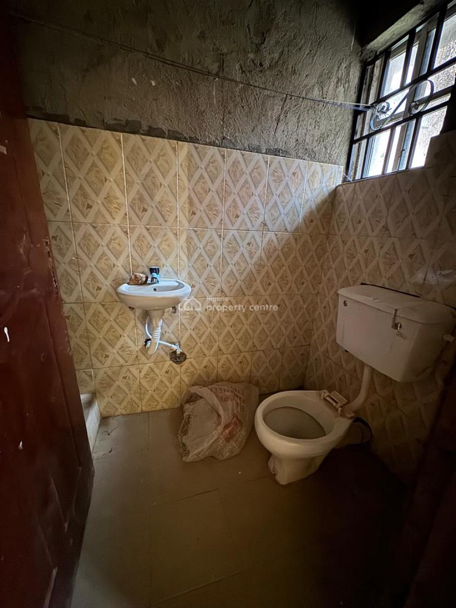 Luxury 3 Bedroom Apartment in a Developed Residential Area, Luxury 3 Bedroom Apartment in a Developed Residential Area, Akobo, Ibadan, Oyo, House for Sale