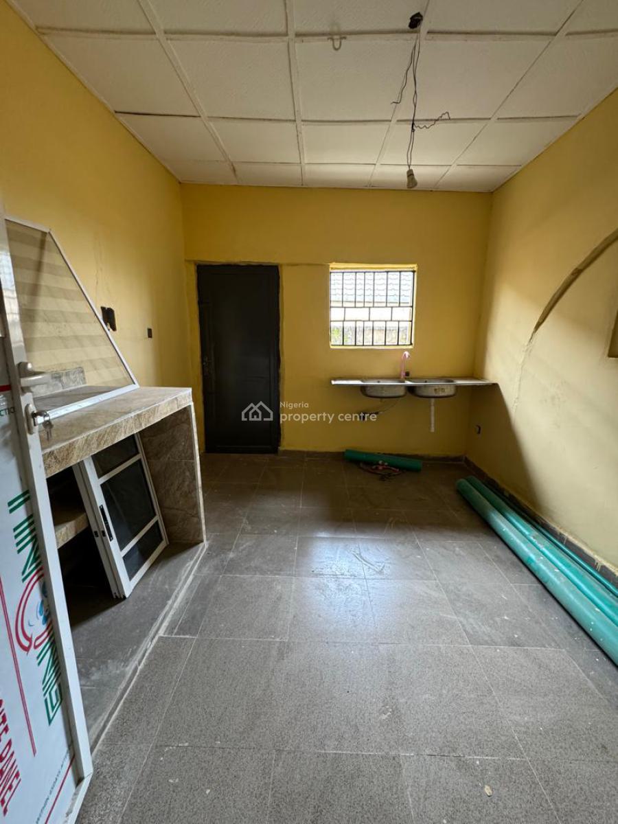 Luxury 3 Bedroom Apartment in a Developed Residential Area, Luxury 3 Bedroom Apartment in a Developed Residential Area, Akobo, Ibadan, Oyo, House for Sale